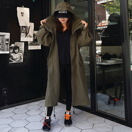 Women's oversized parka with an oversized hood and drawstring waist