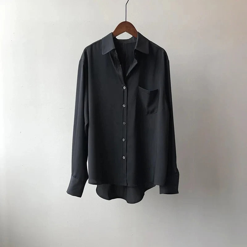 Riley – Silk Blouse with Fluid Elegance
