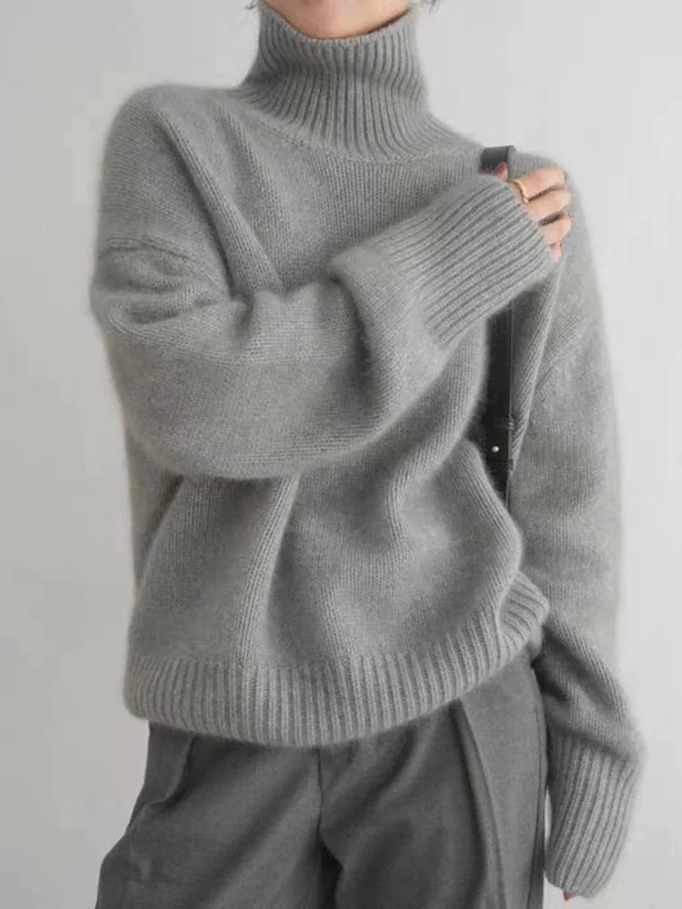 EMERSON – COZY HIGH-NECK RELAXED SWEATER