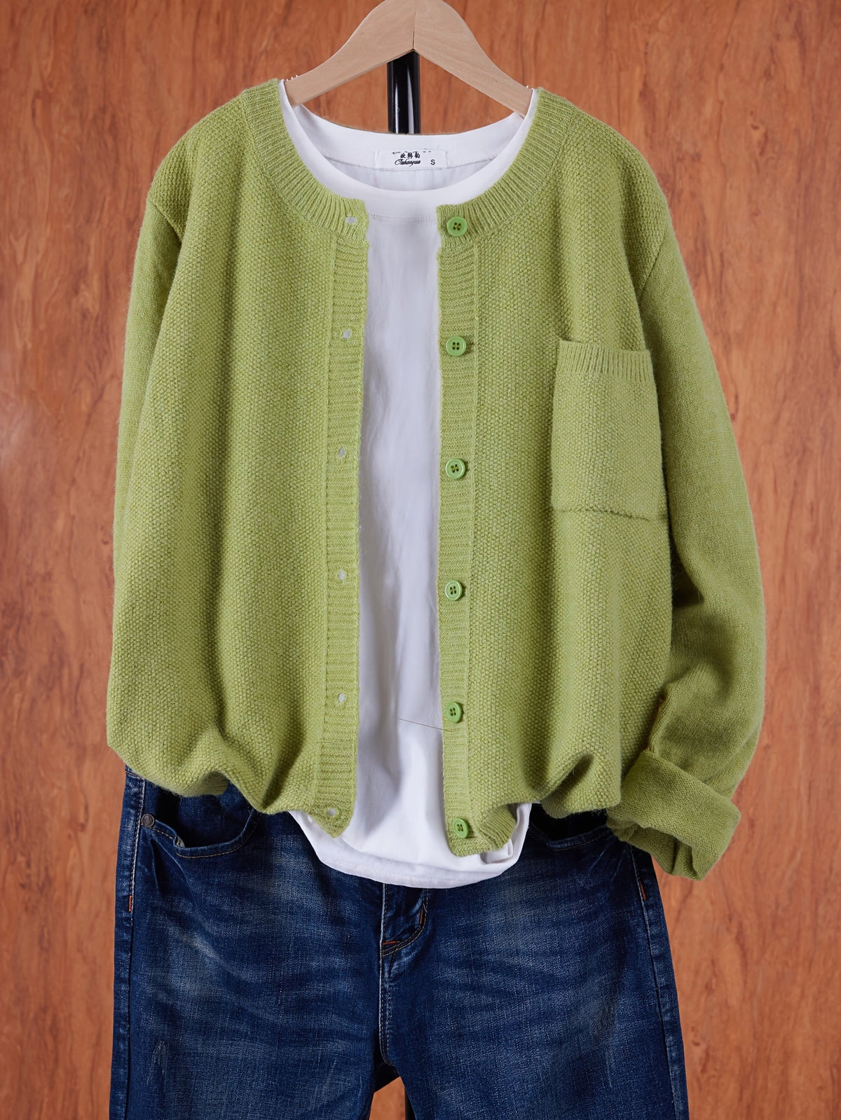 Eugenia | Women's crew-neck cardigan with buttons and pocket